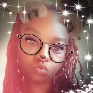 Meet your Posher, Dominique